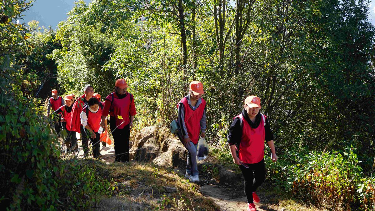 “凝聚團(tuán)隊，勇攀高峰”騰沖世紀(jì)金源大飯店2019年基層管理人員戶外拓展培訓(xùn)
